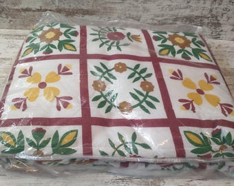 Vintage 90s Americana Polyester Quilt: Penn-Dutch CottageCore Style, Full Size