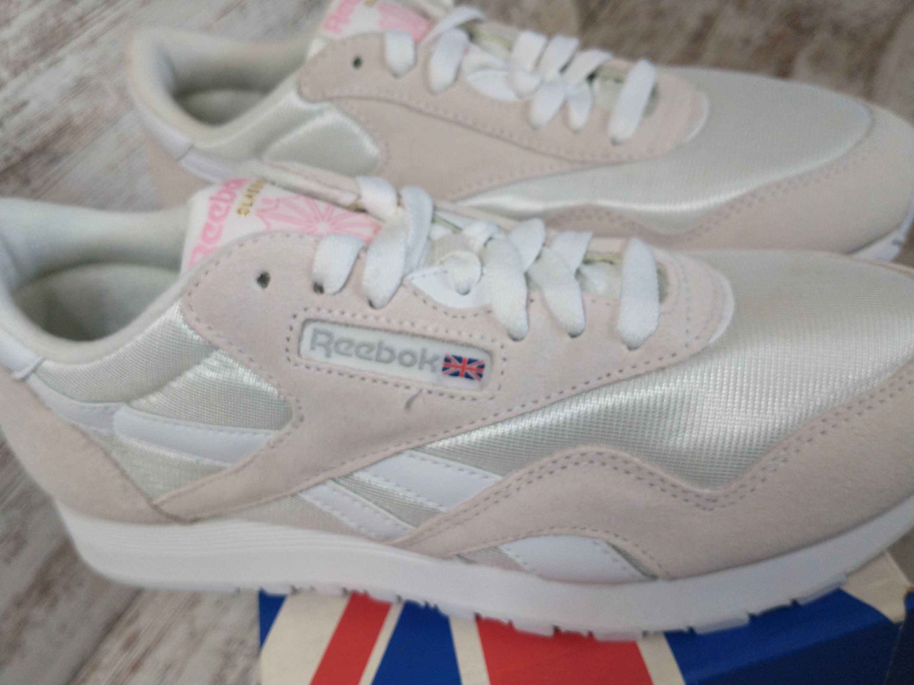 80s Reebok Classic Tennis Shoes: White Suede, Size 7 (NOS) - Etsy