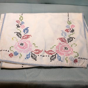 Embroidered Floral Table Runner | Vintage Embroidered Table Runner Decor | Vtg Hand Embroidered Table Runner For Crafting SEE DESC