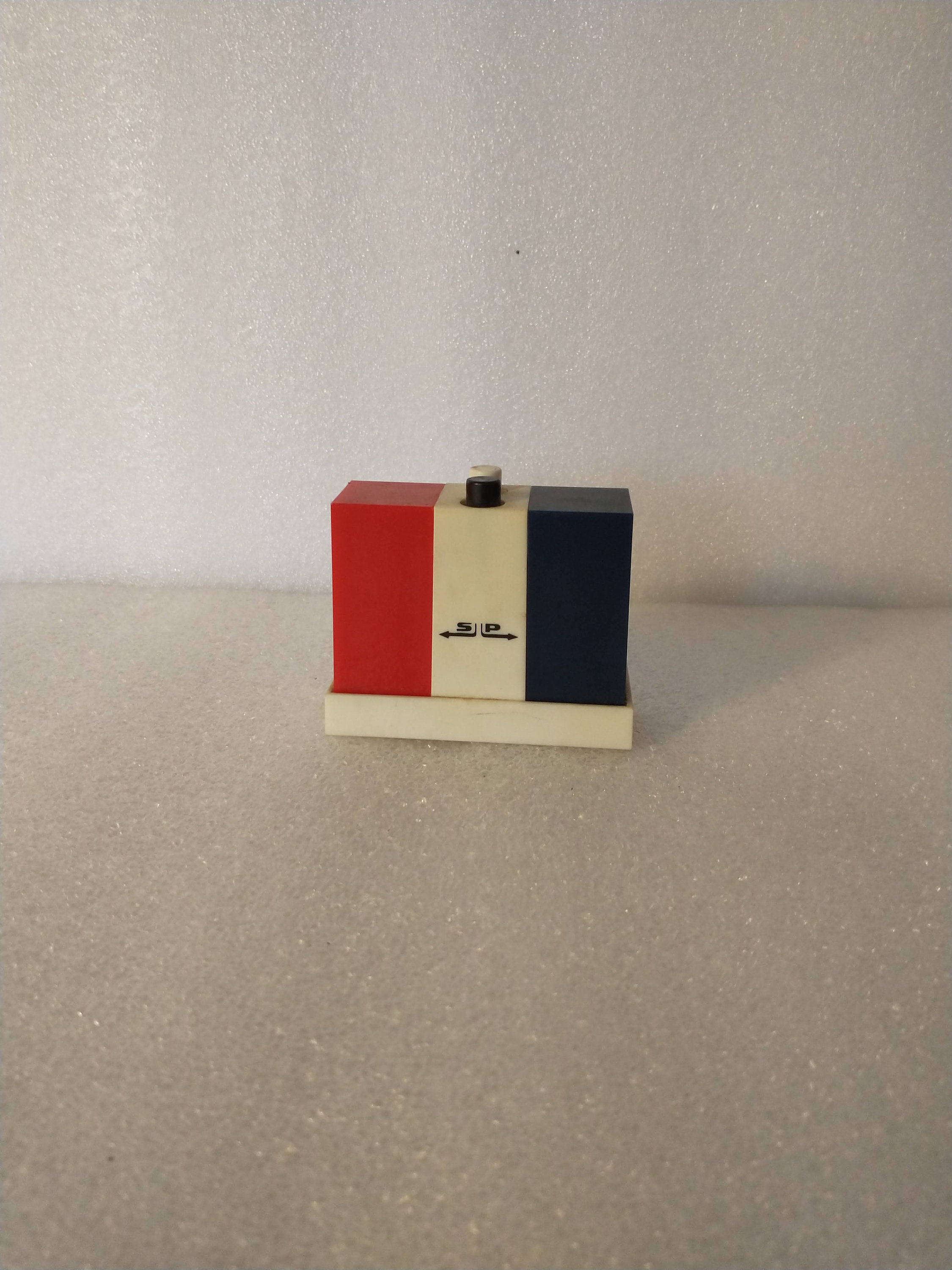 Salt and Pepper Shaker Push Button Set Vintage 1940s Red Blue Magic Spray  Plastic Shakers 
