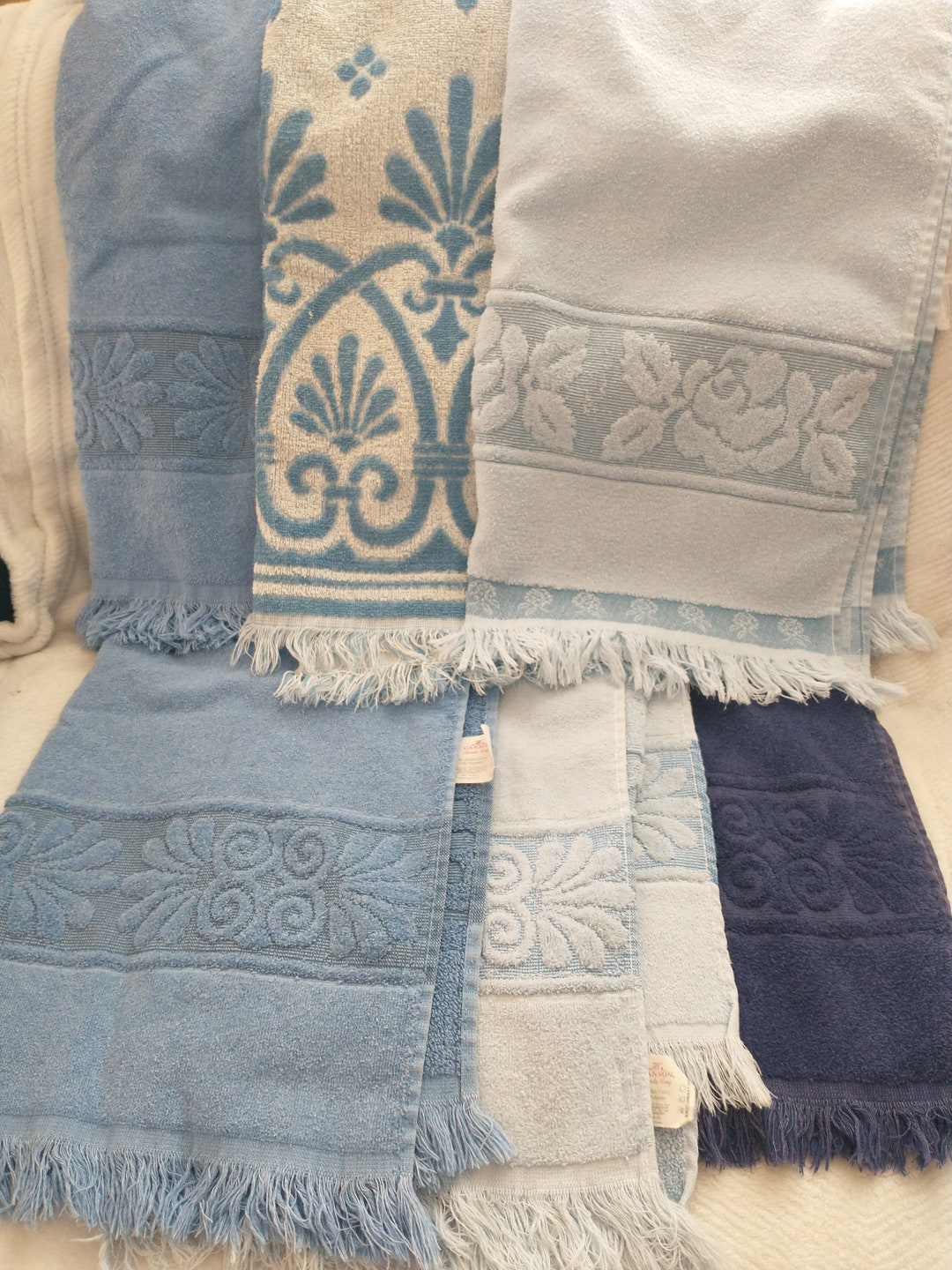 Vintage Bath Towels Mis Match Set in Blue & White | Vintage Bathroom ...
