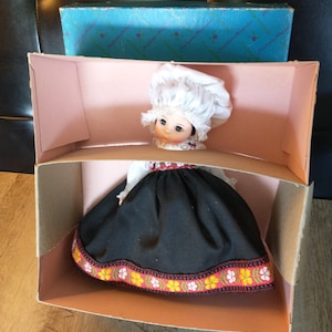 Norway Madame Alexander | Vtg Madame Alexander Doll | Collectible Madame Alexander Norway Doll w/ Original Box & Accessories RARE****