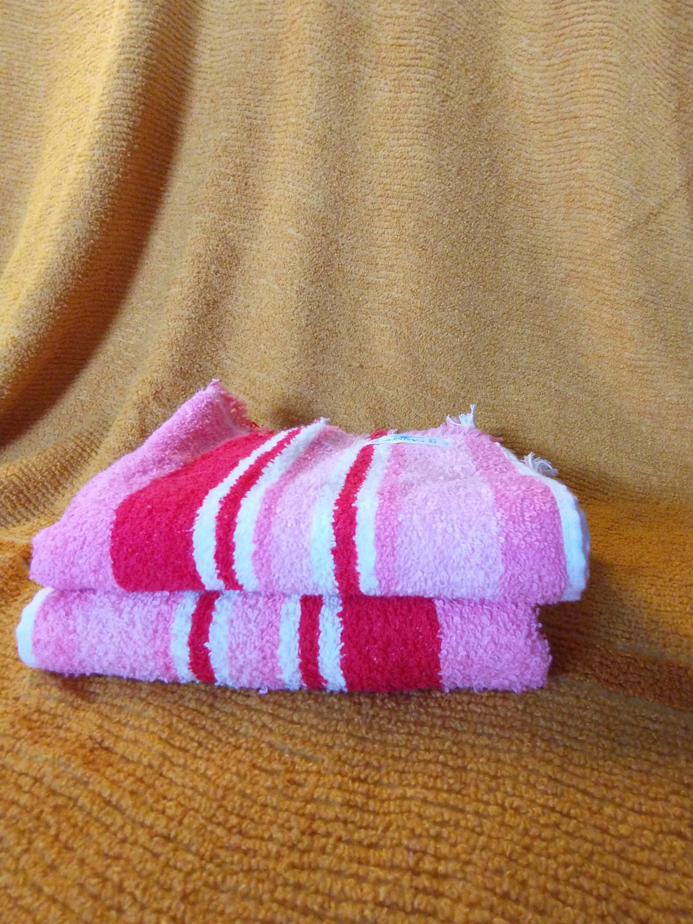 Pink striped towels sale