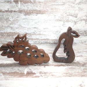 80s Wooden Fruit Decor, Wooden Fruit Cutout Decor, Vintage 80s Wooden Grapes, Vintage 80s Wooden Pear, Farmhouse Kitchen Decor, 80s Kitchen