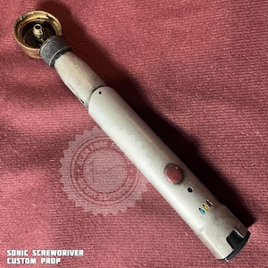 Destornillador sónico personalizado para cosplayers de Doctor Who: accesorio único para disfraces