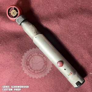 Destornillador sónico personalizado para cosplayers de Doctor Who: accesorio único para disfraces