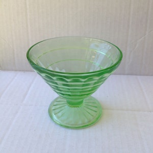 Vasoline/Uranium Glass berry /sherbet/ice cream bowls - Set of 5