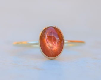 Anillo de piedra solar, piedra solar naranja, anillo de oro, anillo de oro delicado, anillo de apilamiento, anillo lleno de oro, joyería de energía, anillo de energía