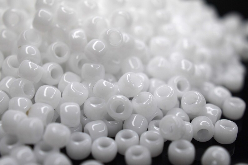 370 EUR/kg Toho Seed Beads Opaque White Weiß Seed Beads DIY Schmuck, verschiedene Größen, 11/0, 8/0, 6/0 Bild 2