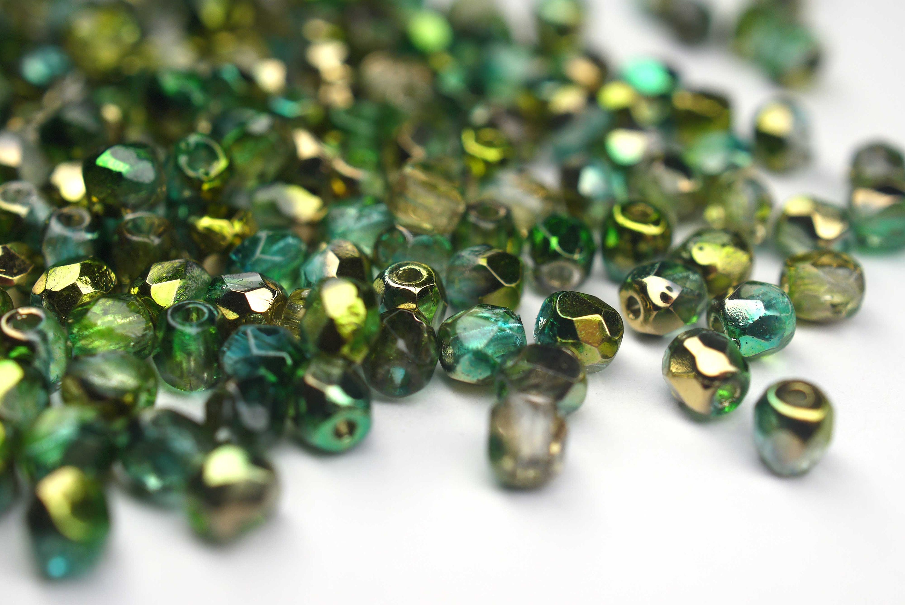 50 Crystal Sunny Magic Summer Green böhmische Perlen 3mm, tschechische feuerpolierte facettierte Glasperlen DIY Glasschliff