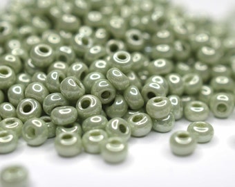 400 EUR/kg || 10g Czech Seed Beads, Chalk White Mint Luster, Rocailles Schmuck DIY, Mini-Perlen