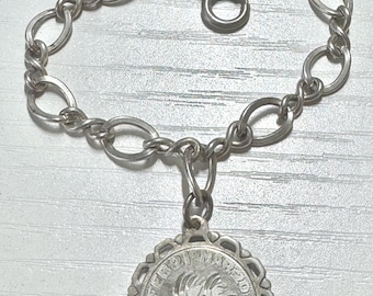 Vintage, Sterling Stamped, Link Bracelet w/Pisces Zodiacal Sign Medallion.