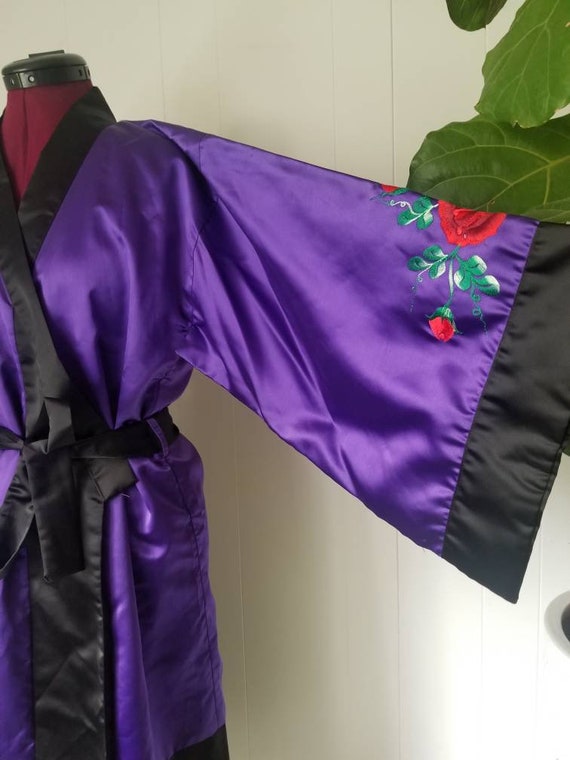 2000s Chinese Purple Silk Robe with Red Rose and … - image 5