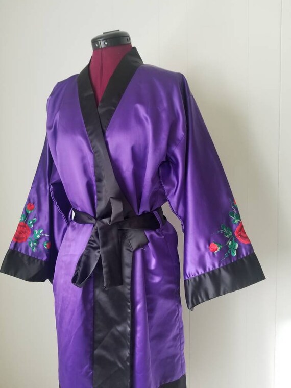 2000s Chinese Purple Silk Robe with Red Rose and … - image 4