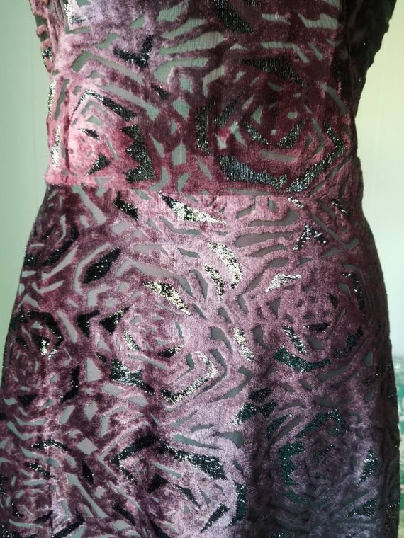 70s Handmade Ombre Burgundy and Black Velvet Burn… - image 9