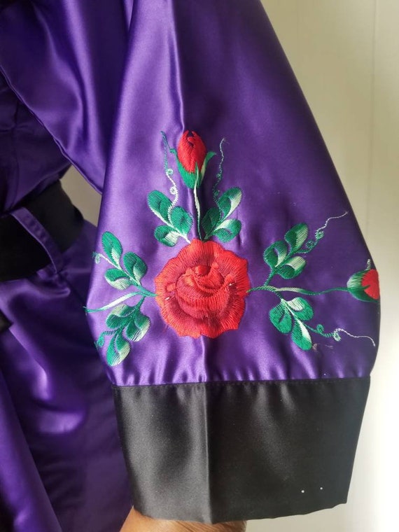 2000s Chinese Purple Silk Robe with Red Rose and … - image 6