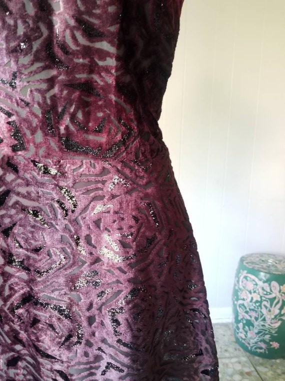 70s Handmade Ombre Burgundy and Black Velvet Burn… - image 3