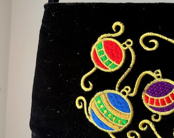 Jaren '90 Lord en Taylor Zwart Fluwelen Portemonnee met Kerstornament Borduursel - Feestelijk - Vakantie