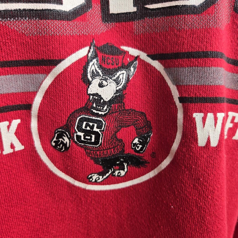 Vintage 90er Jahre Wolfpack Sweatshirt XL | Retro Öffner College Sportkleidung Pullover | Universität von North Carolina mit Rundhalsausschnitt Bild 2