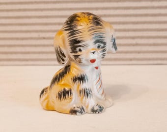 Keramik Welpe mit Krawatte, MK Japan, 1950er Jahre Figur, handbemalte Vintage Figur