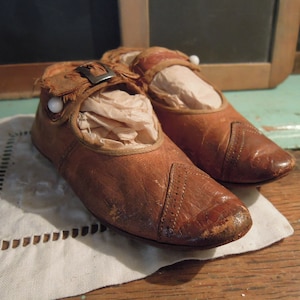 Antique Leather Tan Childs Shoes / Vintage Leather Button Ankle Shoes / Victorian Baby Shoes / Edwardian Shoes