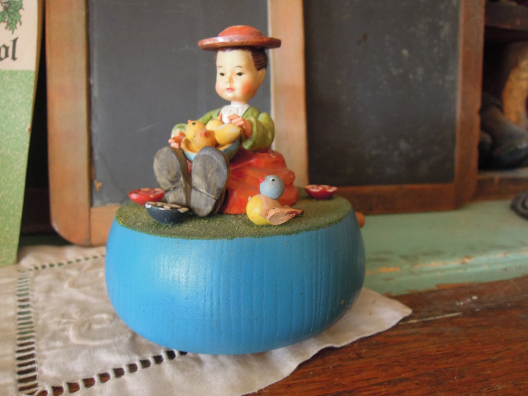 Vintage Reuge and Anri Music Box / Musical Reuge Anri Girl / Hand Carved Wooden Anri