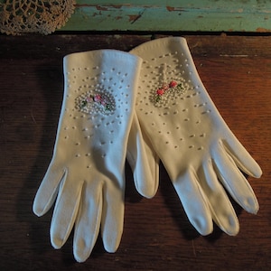 Vintage Child&#39;s Gloves / Floral Beaded Gloves / White Beaded Dress Gloves