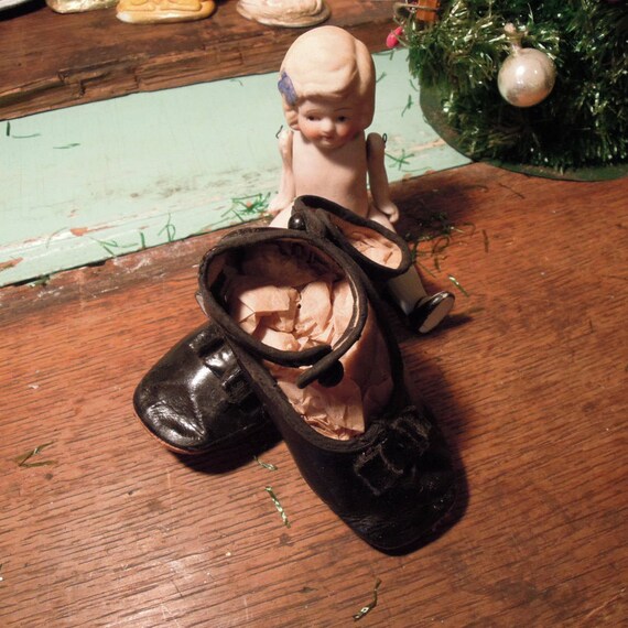 Antique Leather Mary Jane Slippers / Black Leather