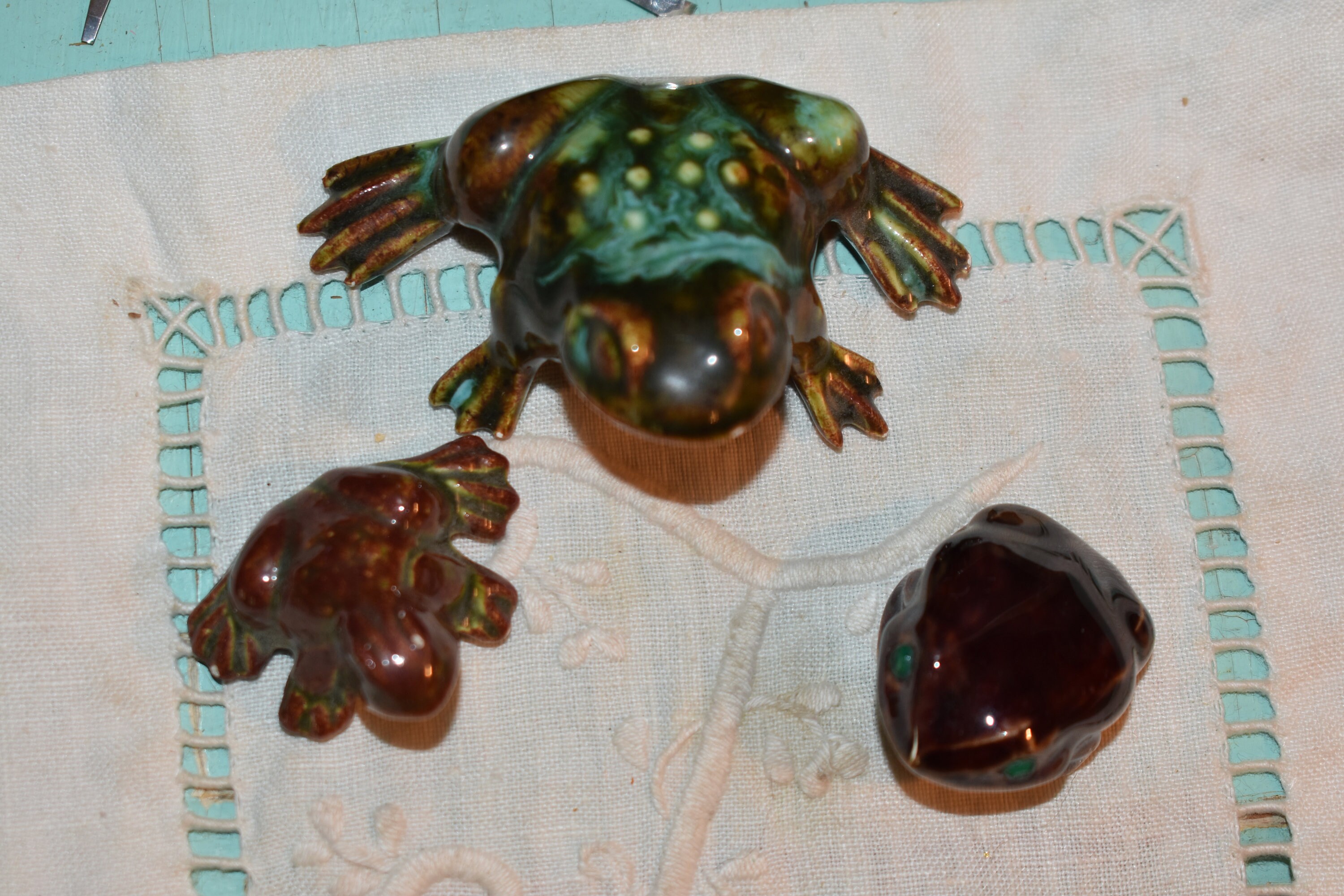Vintage MCM Frogs / Frog Family of Three / Collectable Mini Frogs / Made in Japan