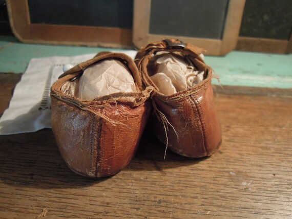 Antique Leather Tan Childs Shoes / Vintage Leathe… - image 5