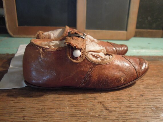 Antique Leather Tan Childs Shoes / Vintage Leathe… - image 4