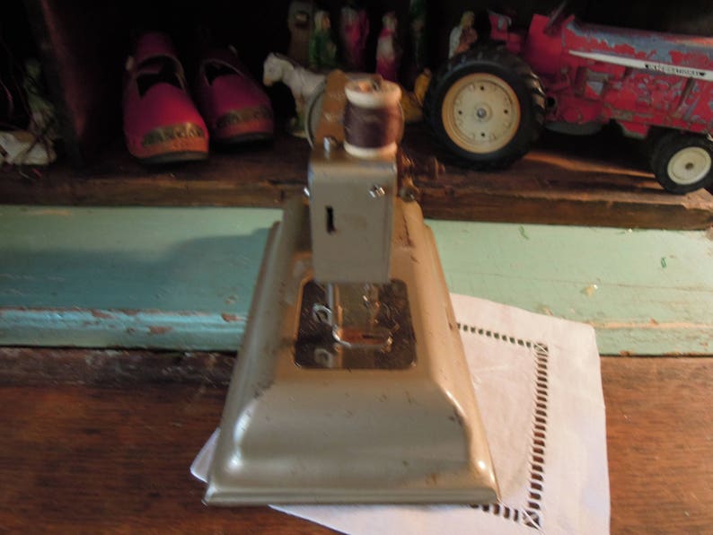 Vintage Metal Toy Sewing Machine / Kayanee Sewing Master Etsy