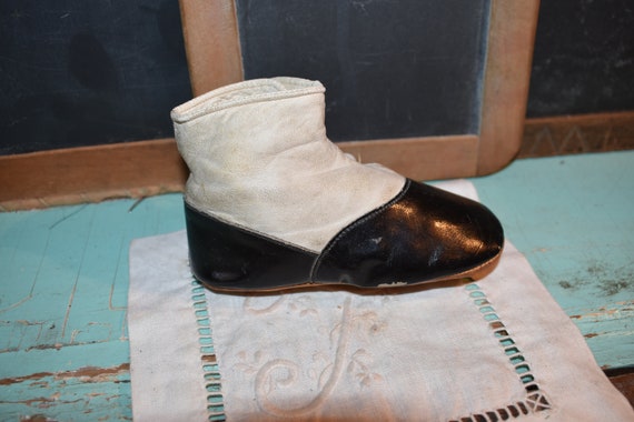 Victorian High Top Baby Boot / Black And White Ba… - image 3