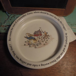 Piatto vintage Beatrix Potter / Piatto vintage Wedgwood / La storia di Peter Rabbit e Mr. McGregor Beatrix Potter