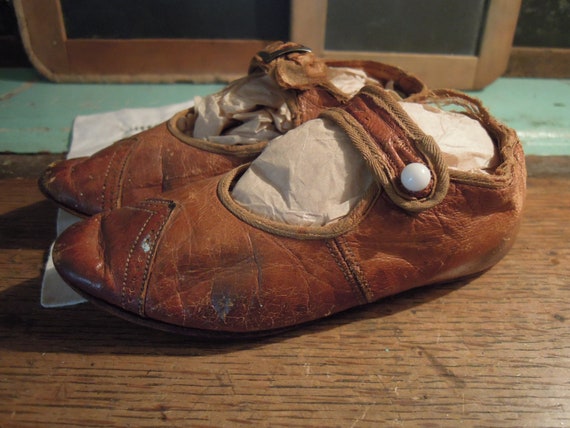 Antique Leather Tan Childs Shoes / Vintage Leathe… - image 6