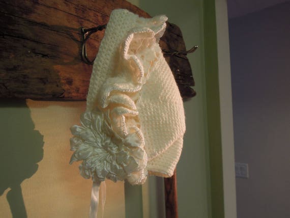 Vintage Knit Baby Bonnet / Cream Knit Bonnet / Sat