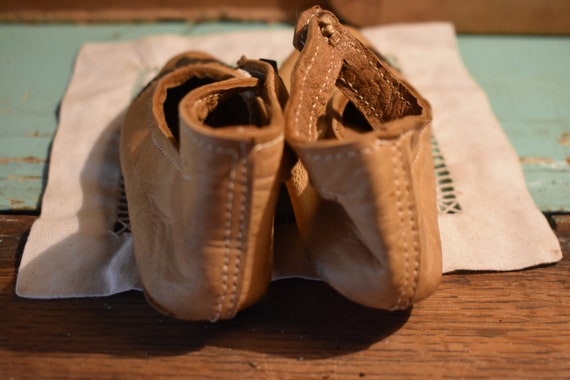 Antique Leather Tan Childs Shoes / Vintage Embroi… - image 5