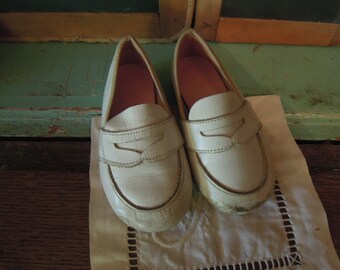 Antique White Leather Childs Shoes / Vintage White Loafer Shoes  / White Boys Baby Shoes