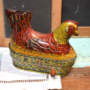 Antique Tin Chicken / 1940&#39;s Baldwin Wind-Up Hen / Litho Tin Chicken / Vintage Toys