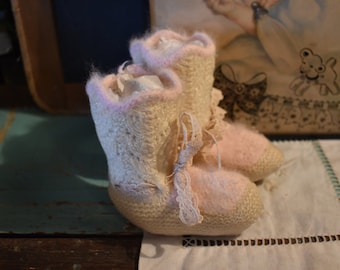 Vintage Knitted Booties / Baby Girl Pink and Cream Yarn /Vintage Baby Booties / Vintage Baby Clothes / Vintage Accessories