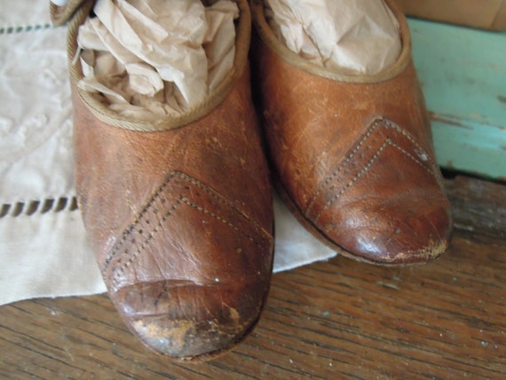 Antique Leather Tan Childs Shoes / Vintage Leathe… - image 9
