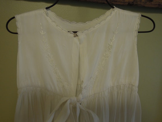 Vintage Gorgeous Christening Gown / White Embroid… - image 4