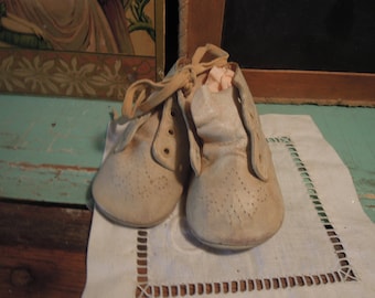 Vintage Leather Baby Shoes / Off White Soft Soles Baby Shoes