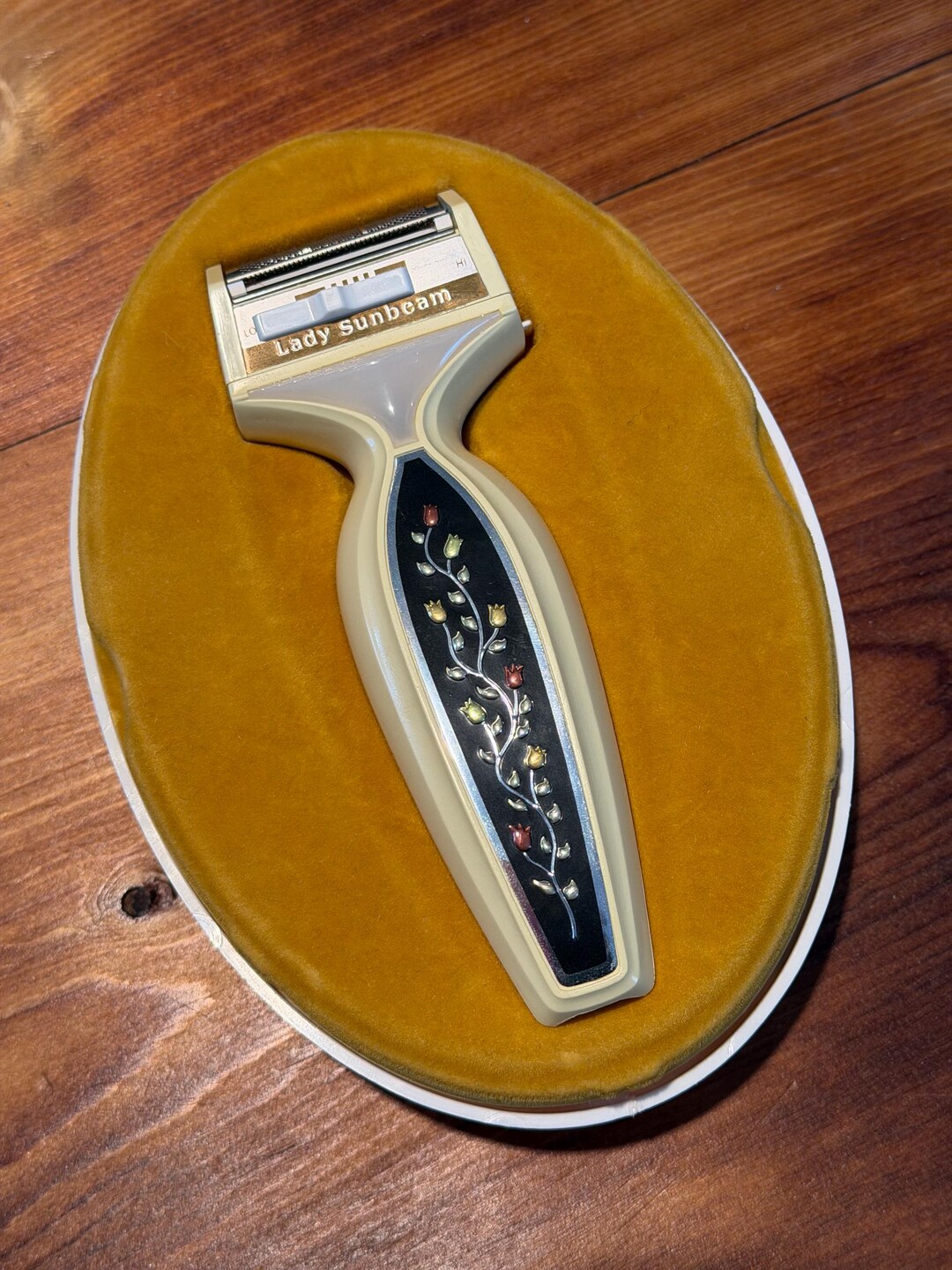 Velvet Razor Vintage Working Lady Sunbeam Electric Razor With Original Velvet ...