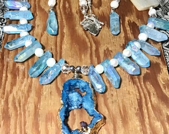 Blue raw aura crystal aquamarine quartz and freshwater pearl statement necklace, treated freshwater pearls, real crystal necklace, quartz