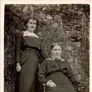 RPPC - Deux soeurs célibataires - c1915 - carte postale ancienne, carte postale ancienne