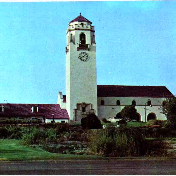 Boise, Idaho - The Passenger Union Pacific Train Depot and Platt's Gardens - c1950 -  Vintage Postcard, Antique Postcard