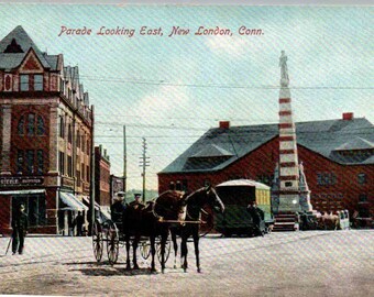 New London, Connecticut - Parade op zoek naar het oosten, paard en buggy, trolley - c1908 - Vintage ansichtkaart, antieke ansichtkaart