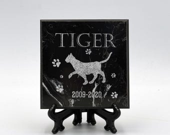 Custom Name Date Text Engraved Pet Memorial - Black Marble Plaque 10 cm 4" size with stand
