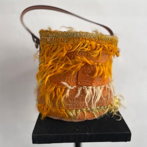 TULU kilim bucket bag with leather handles, vintage ethnic bag with handles on shoulder strap, wool basket bag closed in tobacco bag